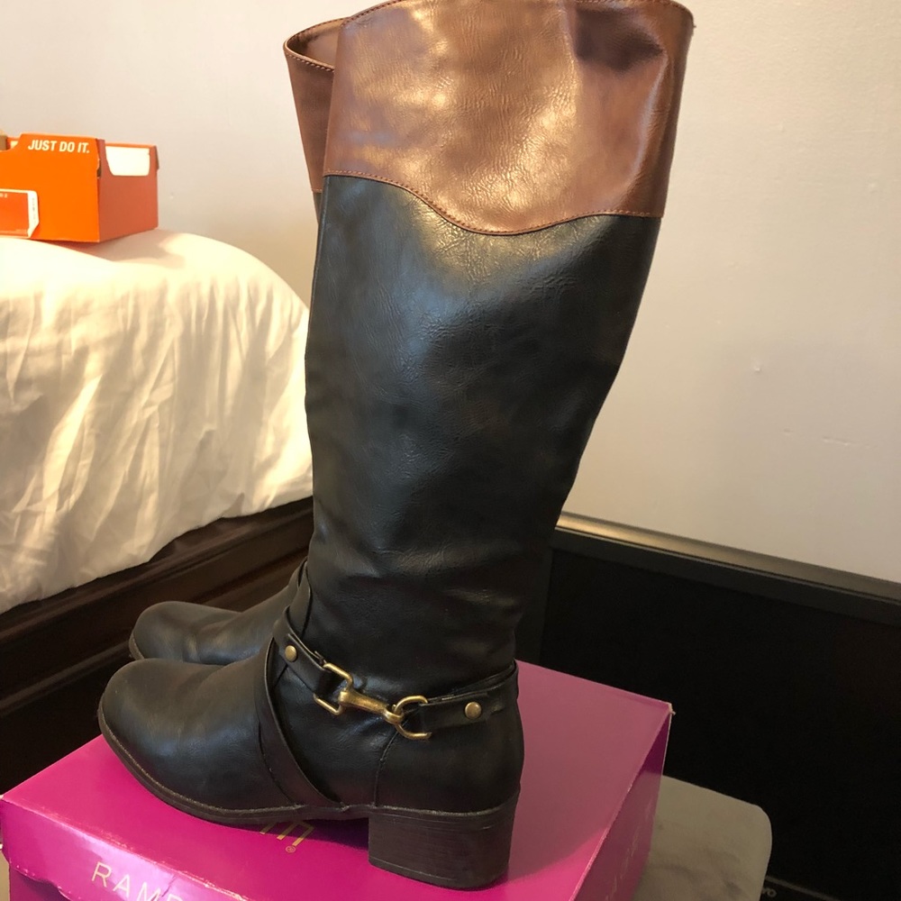 Boots - Picture 3 of 6